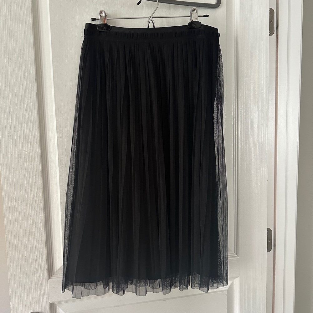 Banana Republic Black Pleated Midi Skirt